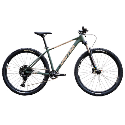United Clovis 5.2 - Green-Creme